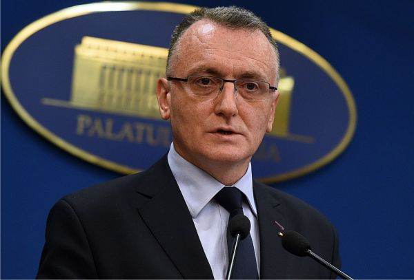 Ministrul Educaţiei militează pentru educaţia juridică